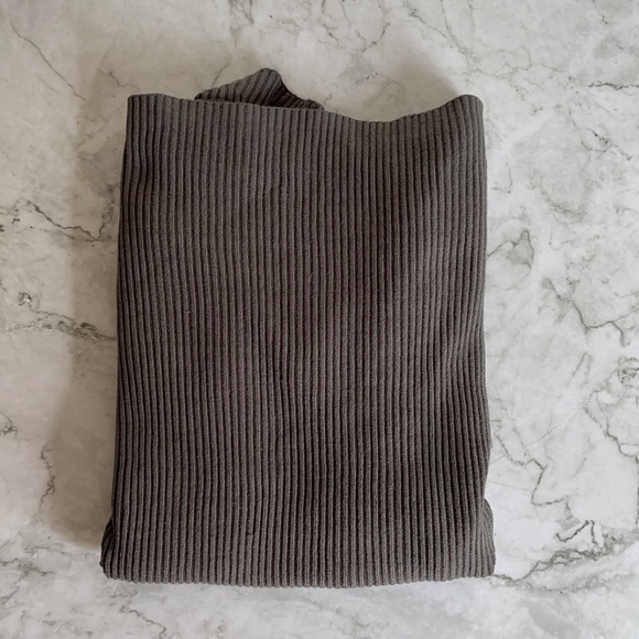 HENNE | Argo Rib Top in Ink Grey - Picture 7 of 7